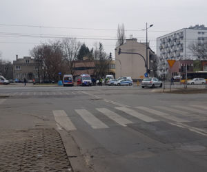 Stracił panowanie nad autem i wjechał na chodnik. Potrącił dwoje pieszych!