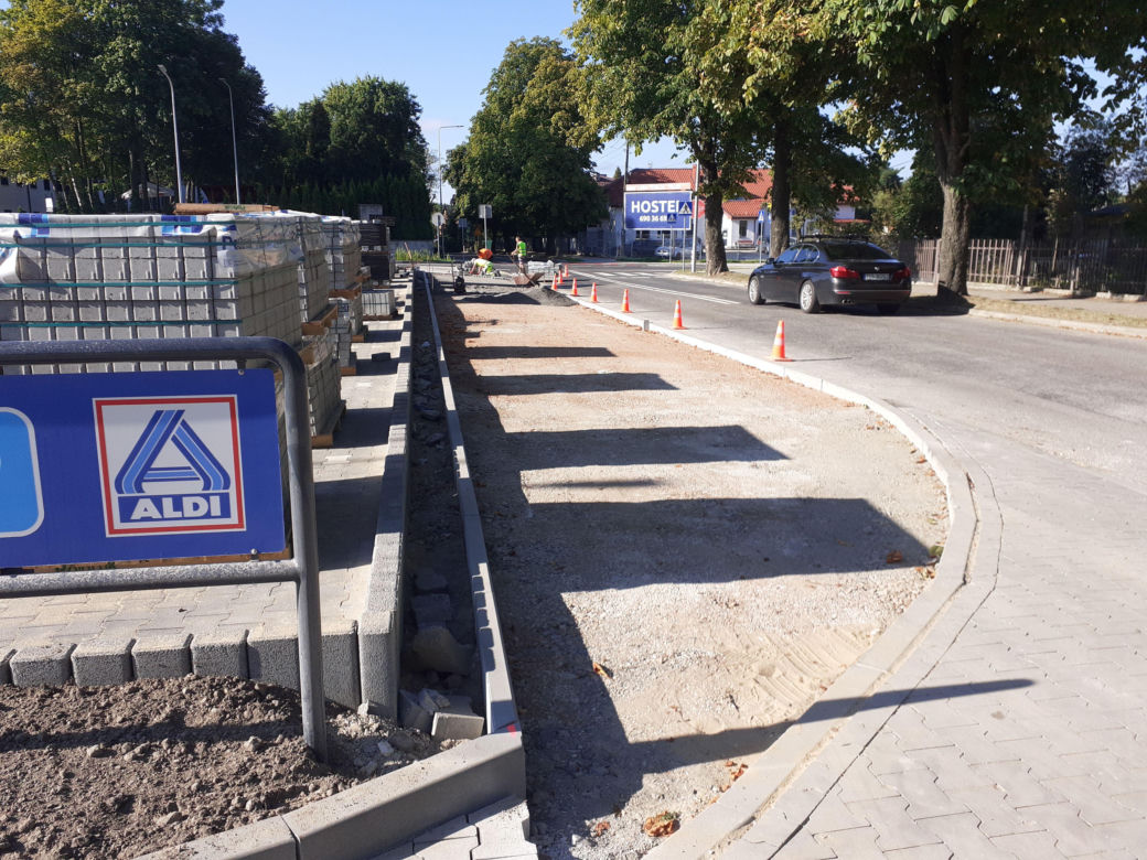 Budowa sklepu Aldi w Starachowicach na finiszu