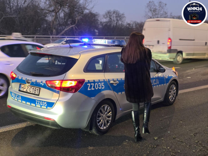 Wypadek na Trasie Łazienkowskiej. Autobus i trzy auta rozbite