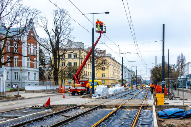 Tramwaj wzdłuż ul. Rakowieckiej w Warszawie - budowa