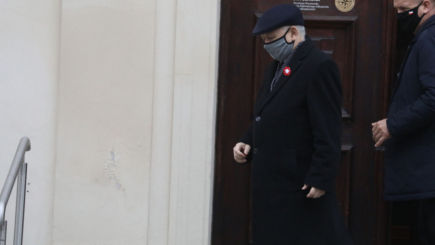 Jarosław Kaczyński modlił się za Ojczyznę