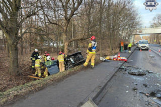Zjechał na przeciwny pas. Trzy osoby poszkodowane w wypadku