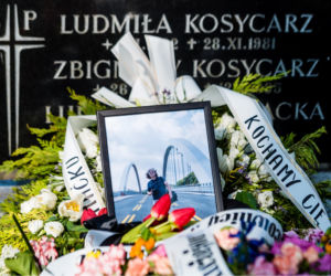 Tłumy na pogrzebie Macieja Kosycarza