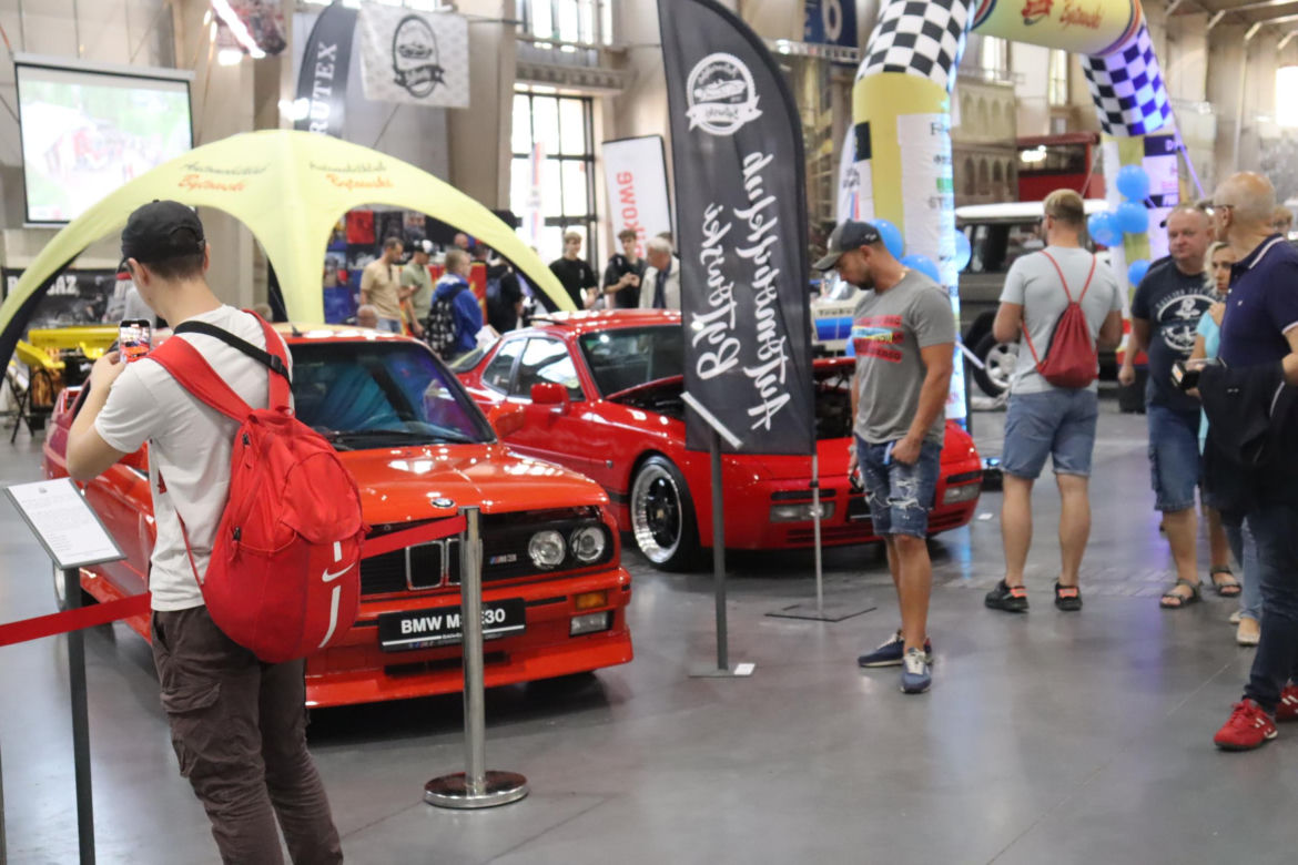 Retro Motor Show rozpoczęte! Wyjątkowe samochody na MTP!