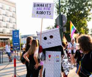 Marsz Równości w Krakowie - tłumy na wydarzeniu pod hasłem Zaczerpnąć tchu.