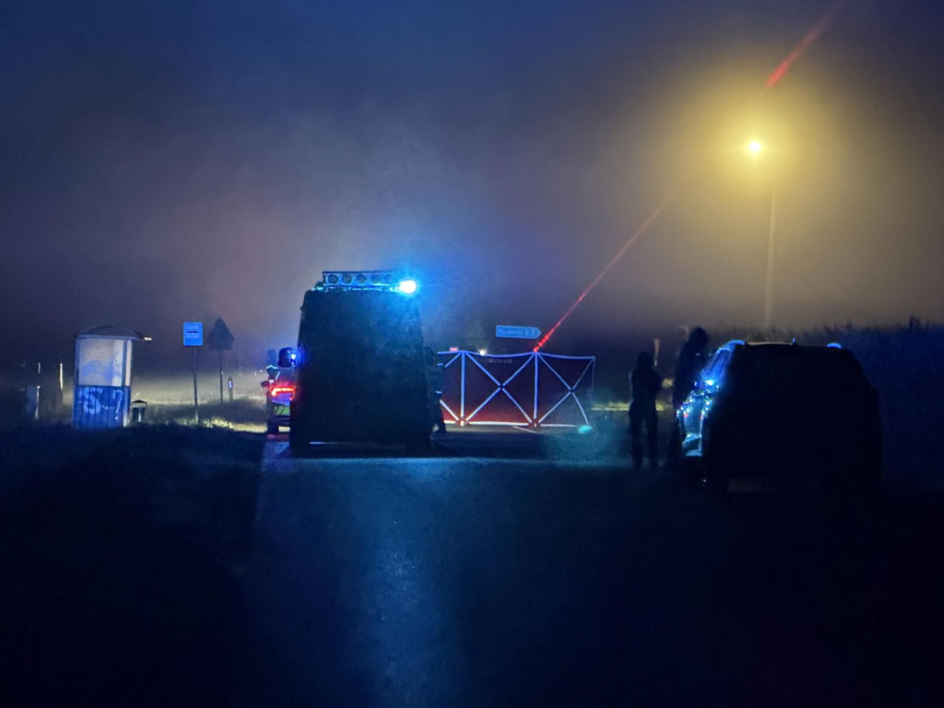 Koparka wymusiła pierwszeństwo. Motocyklista nie miał szans