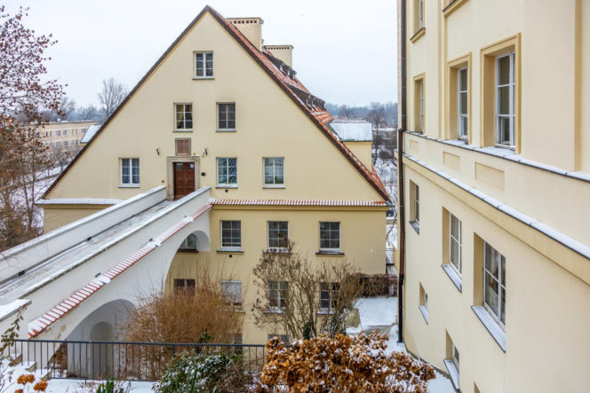Dom Profesorów na ul. Brzozowej w Warszawie