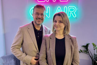 Uśmiech po nowemu. Bonding, licówki, a może hodowla zębów? 