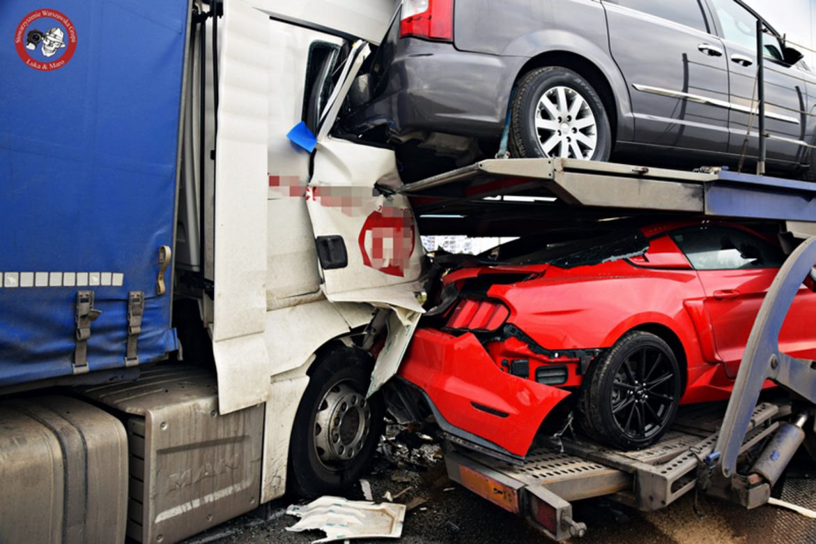 Poważny wypadek na S8 - 3 ciężarówki