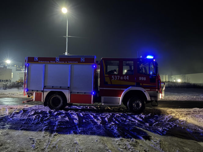Duży pożar hali pod Warszawą
