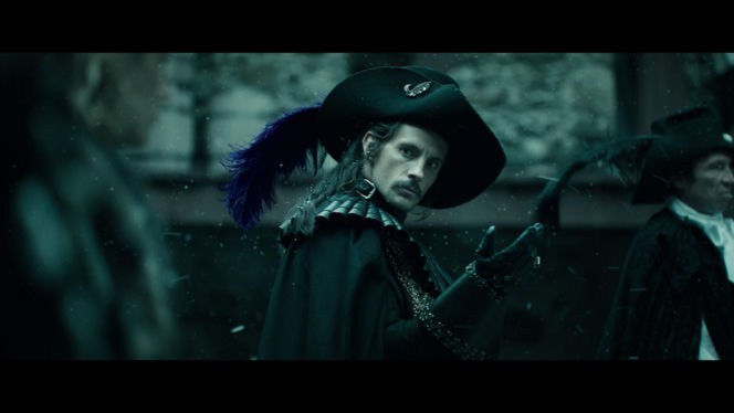 Dziki Sebastian Fabijański zachwyca i przeraża