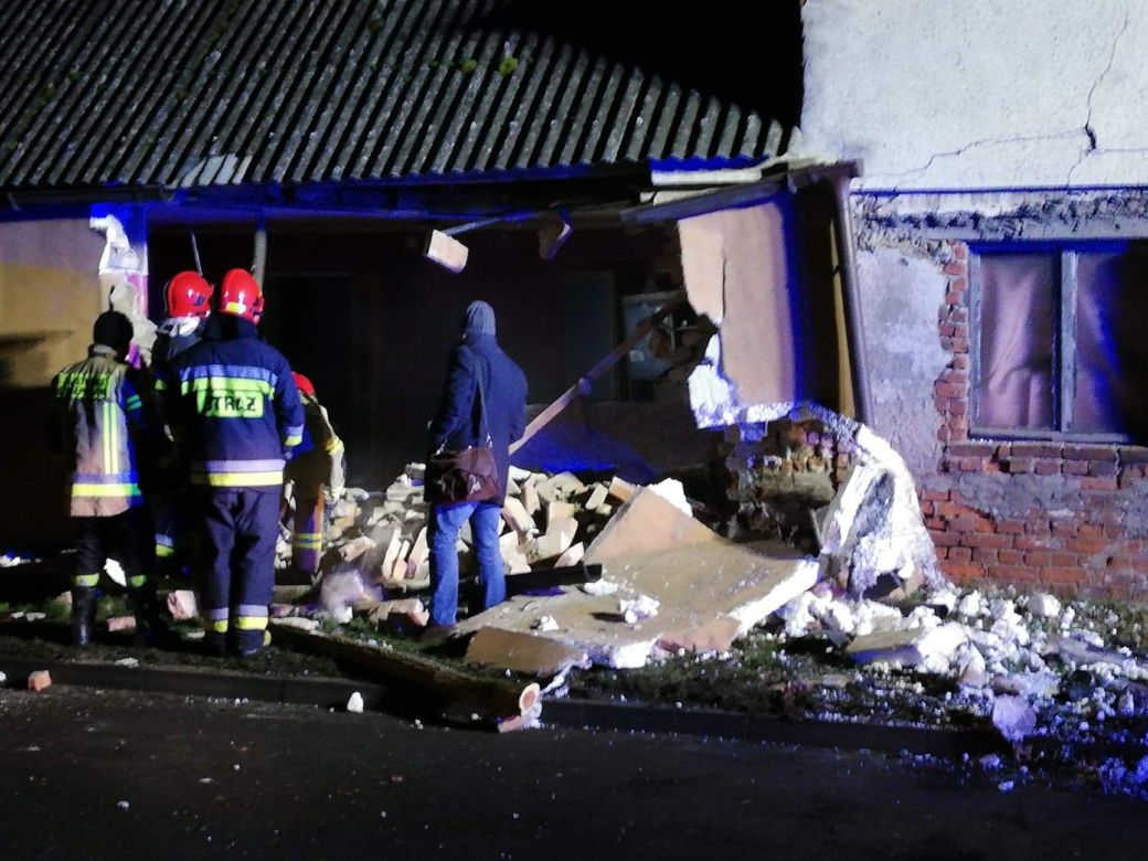 Lubno: Wypiła butelkę szampana, wsiadła w auto i ROZWALIŁA dom!
