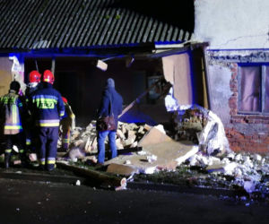 Lubno: Wypiła butelkę szampana, wsiadła w auto i ROZWALIŁA dom!