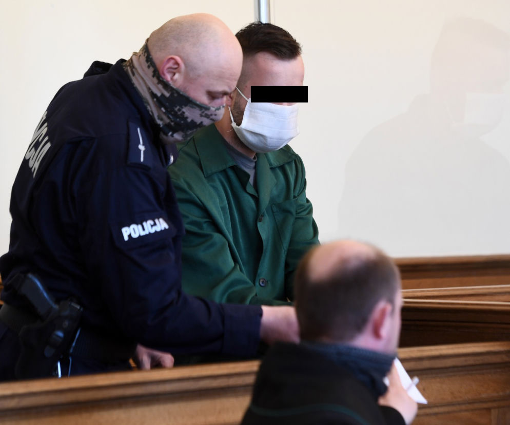 Rumia: Wnuczek wyrzucił babcię przez okno. Ruszył proces Kamila G. [ZDJĘCIA]