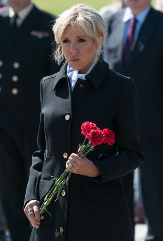 Skandal we Francji! Macron z żoną wydali na kwiatki 3 miliony