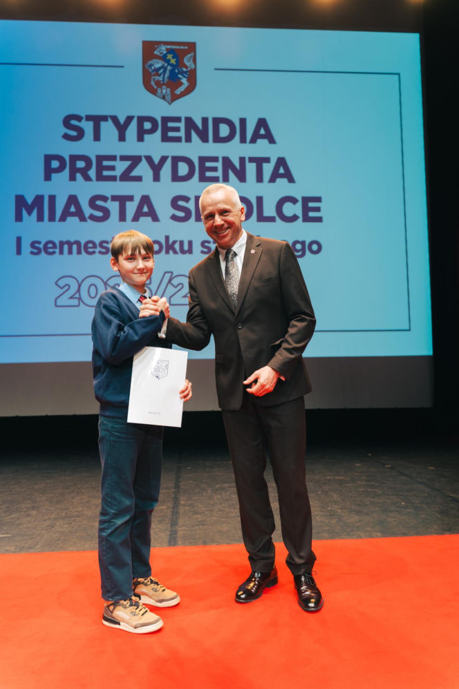 Najzdolniejsi uczniowie odebrali stypendia Prezydenta Miasta Siedlce