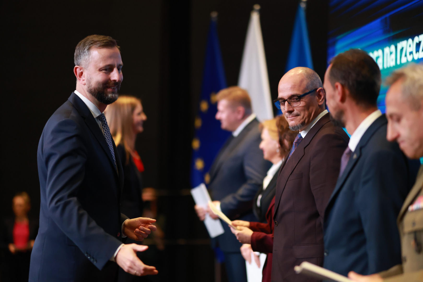 Fabryka Broni i 85 innych firm z umowami od MON