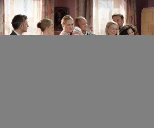 Pierwsza miłość. Kazanowa (Elżbieta Romanowska), Seweryn (Mirosław Kropielnicki), Emilka (Julia Pogrebińska), Norbert (Łukasz Konopka), Kulasowa (Monika Fronczek), Kulas (Marcin Sztabiński)