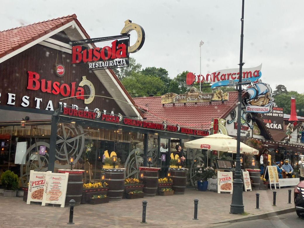Krynica Morska to popularne miejsce na urlop. Jakie sątu ceny?