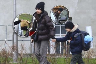 Kaczyńska kupiła synowi obiad w fast foodzie. Papierowa torba była nieźle wypchana! [ZDJĘCIA]