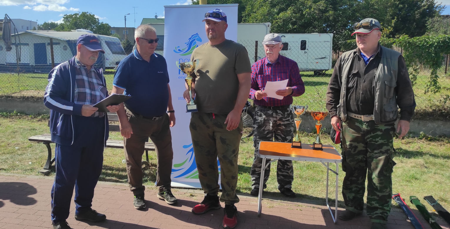 Zawody wędkarskie nad Jeziorem Ślesińskim