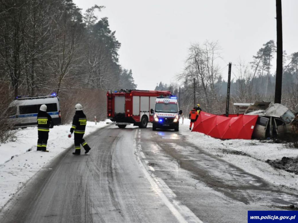 Wypadek busa w Lidzbarku. Jedna osoba nie żyje