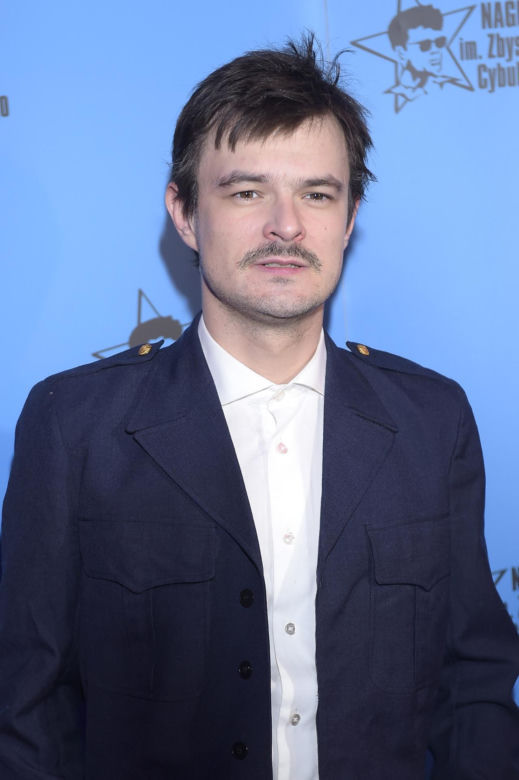 Dawid Ogrodnik kiedyś i dziś. Aktor-kameleon na przestrzeni lat przeszedł wielką metamorfozę