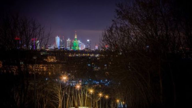 Wieczorny widok na Warszawę z Kopca Powstania Warszawskiego [ZDJĘCIE DNIA]