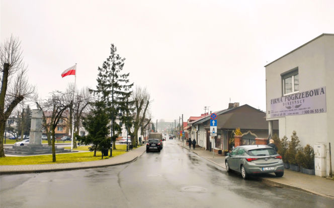 To miasto w województwie łódzkim zachwyca zabytkowym rynkiem. W średniowieczu stało się sławne