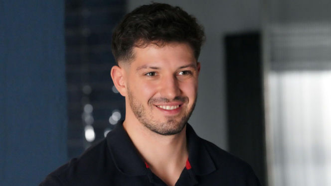 Barwy szczęścia, odcinek 3348: Justin (Jasper Sołtysiewicz), Ola (Michalina Robakiewicz