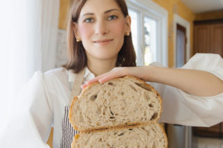 W Ameryce brakowało jej prawdziwego chleba. Dziś sama go piecze i podbija Chicago