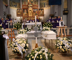 Pogrzeb Weroniki i Sebastiana. Ostatnia droga rodzeństwa