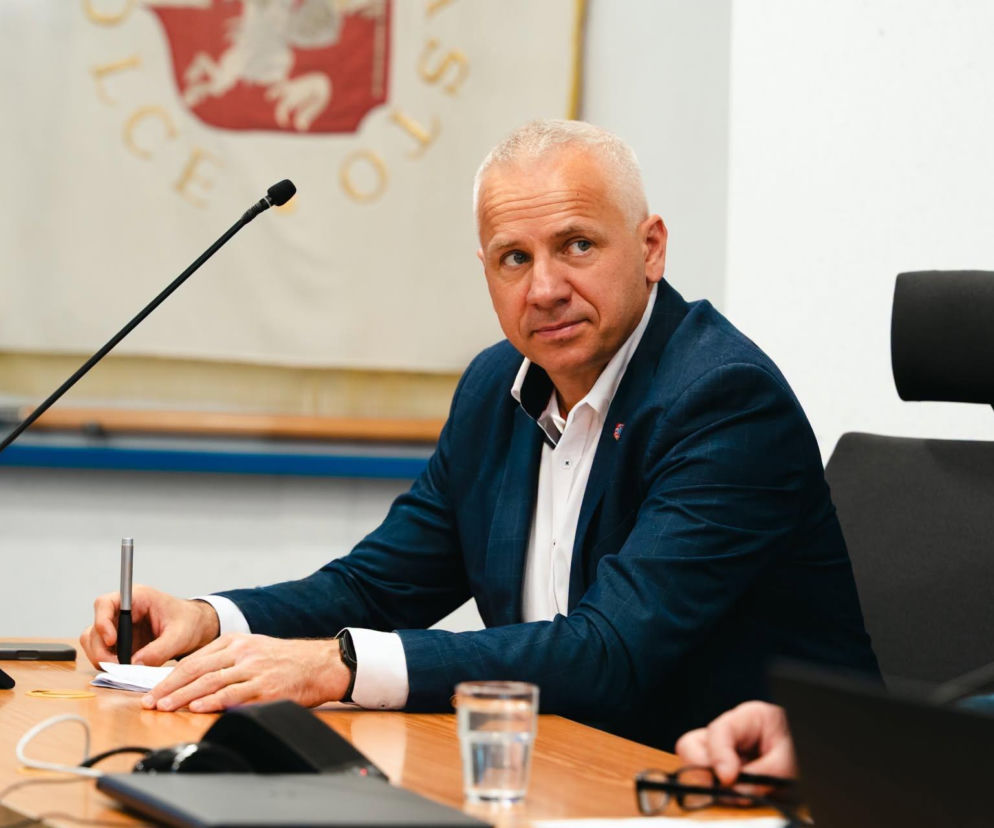 Prezydent Siedlec apeluje do mieszkańców o spokój i nieprzekazywanie niesprawdzonych informacji. Zapewnia, że szkoły są bezpieczne