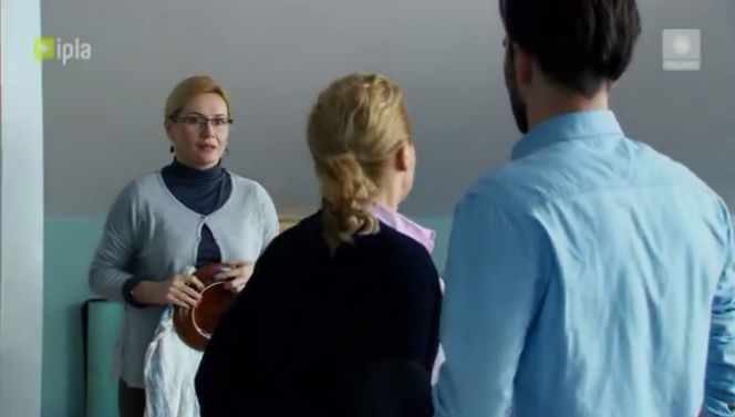 Przyjaciółki 5 sezon odc. 54. Anka (Magdalena Stużyńska), Maciek (Krzysztof Wach), Basia (Lucyna Malec)
