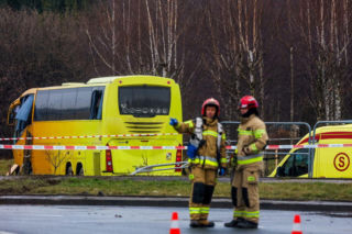 Wypadek autokaru w Rzeszowie. Kierowca miał zasnąć za kierownicą