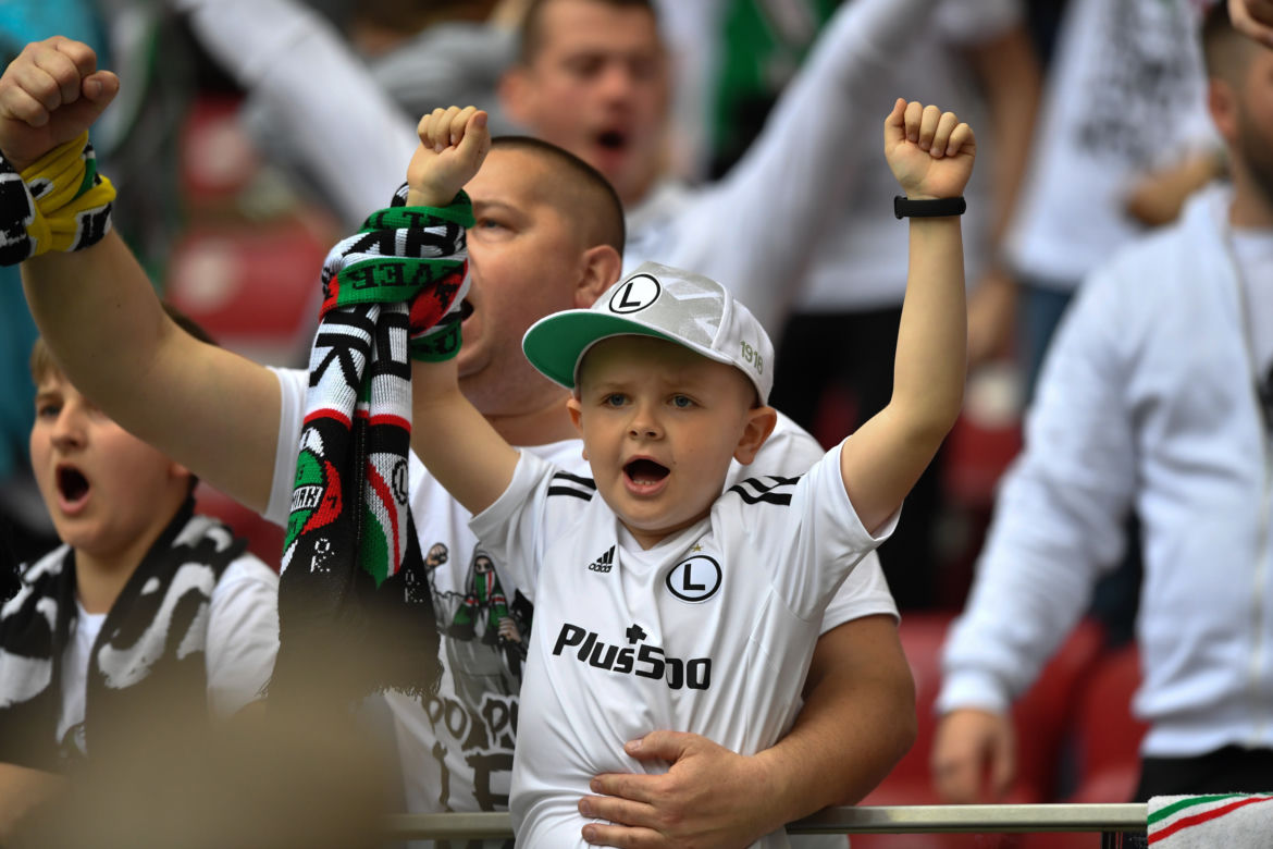Legia - Raków: Oprawy kibiców na Narodowym