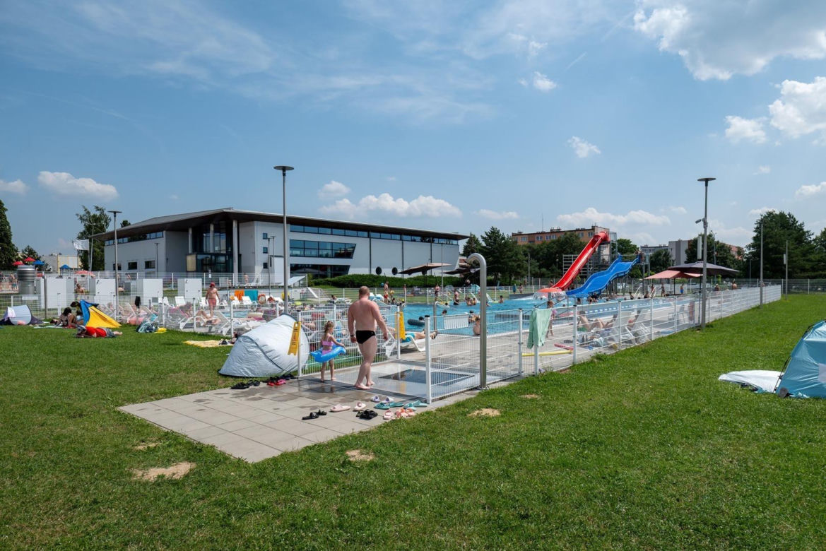 MOSiR Brzeg Dolny, Zespół Basenów Zewnętrznych