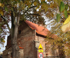 Zabytkowy kościół w Biskupcu ma nowy dach [ZDJĘCIA]