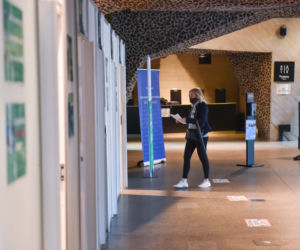 Koronawirus, Toruń: Zaszczep się w majówkę! Ogromne kolejki przed CKK Jordanki. Mnóstwo chętnych