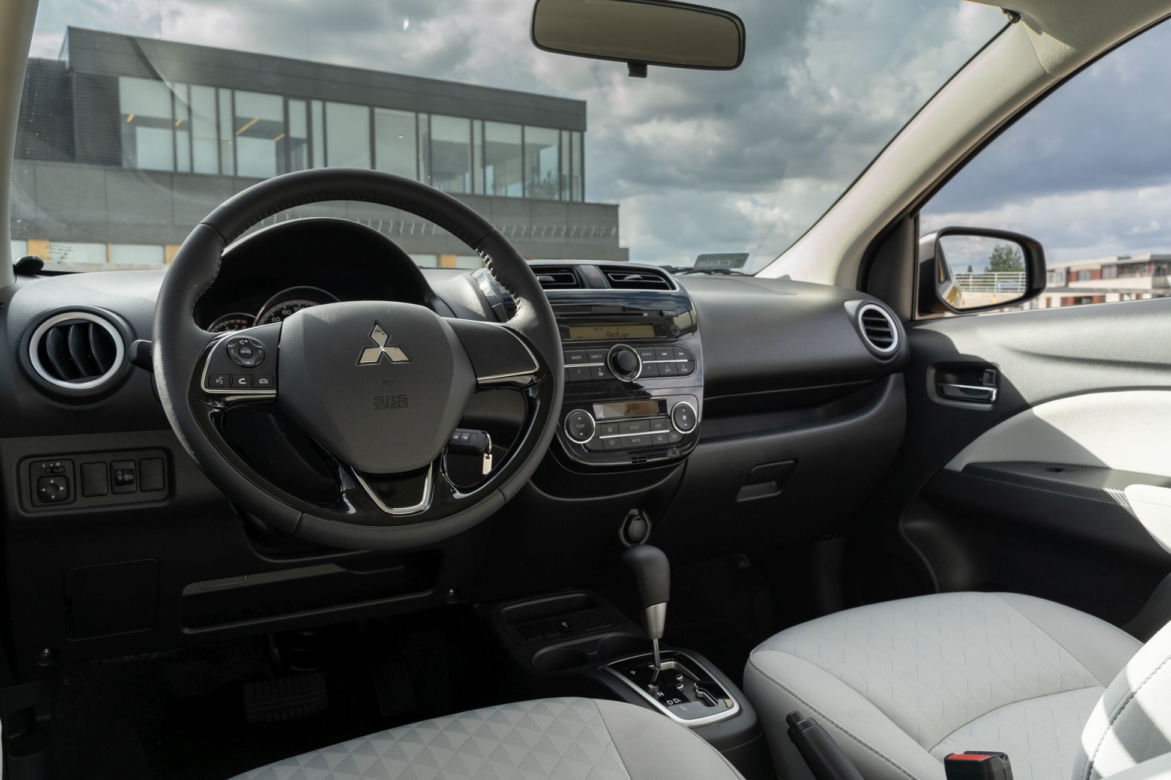 Mitsubishi Space Star 1.2 MIVEC CVT Insport (2020)