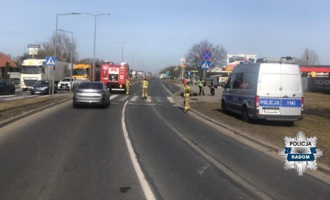 Wypadek na ul. Warszawskiej - Motocyklista został zabrany do szpitala