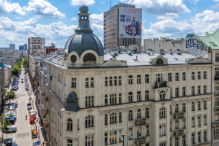 Południowa pierzeja Alej Jerozolimskich w centrum Warszawy