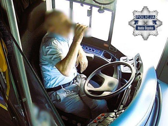 Pił piwo podczas jazdy. Kierowca autobusu miał 2,75 promila
