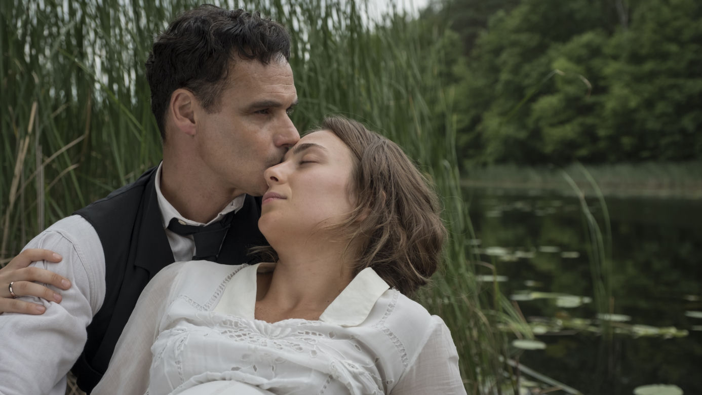 Stulecie Winnych 1 sezon odc. 1. Stanisław (Jan Wieczorkowski), Katarzyna (Zuzanna Lit)