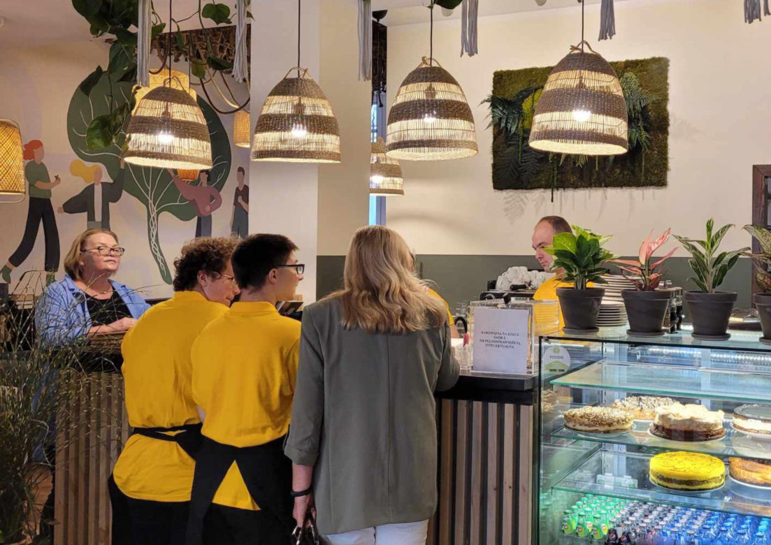 Cafe Równik znowu otwarty. Wyjątkowa kawiarnia na Nadodrzu po remoncie