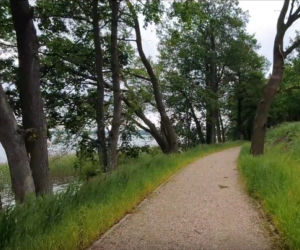 Nowa atrakcja w Ełku. Kolejny odcinek promenady nad Jeziorem Ełckim gotowy