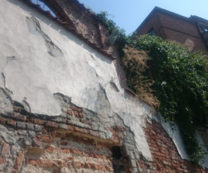 Lublin: Mur zabytkowego kościoła zaczął się „sypać”. Odsłoni NIEZNANĄ HISTORIĘ?