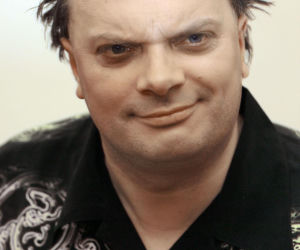 Krzysztof Skiba i jego wizerunek na przestrzeni lat. Tak zmieniał się lider Big Cyca