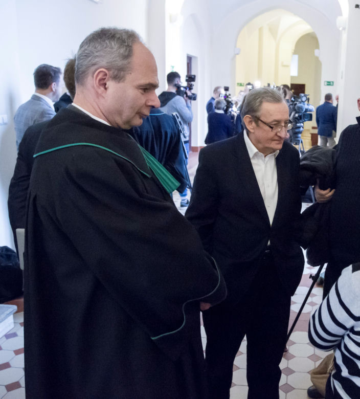 Józef Pinior oskarżony o branie łapówek
