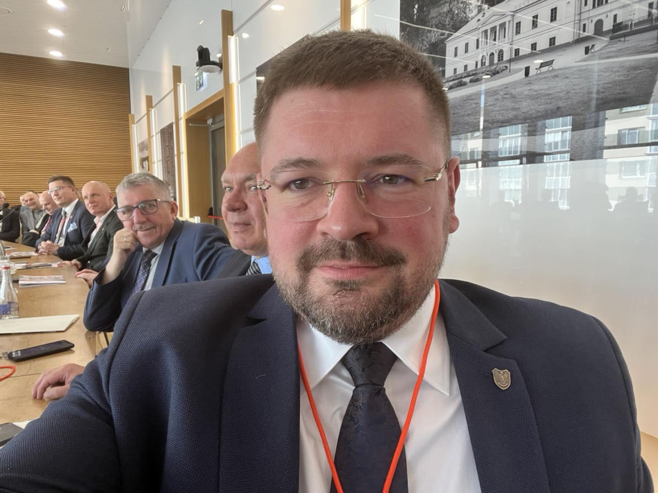 Poseł PiS wylewa żale nad sejmową wypłatą: "Na pasku miałem niecałe 7 tysięcy"